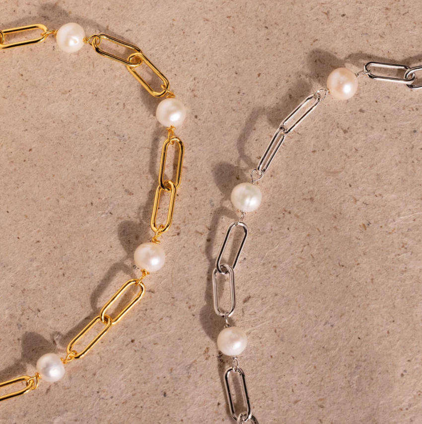 Bracelet en perles et chaîne raffiné