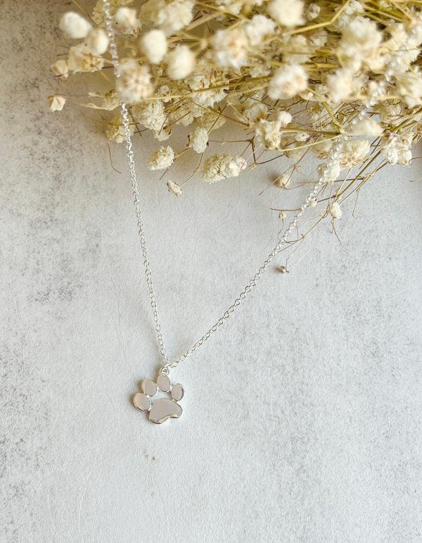 Pendentif Élégant en Argent Avec Empreinte De Patte