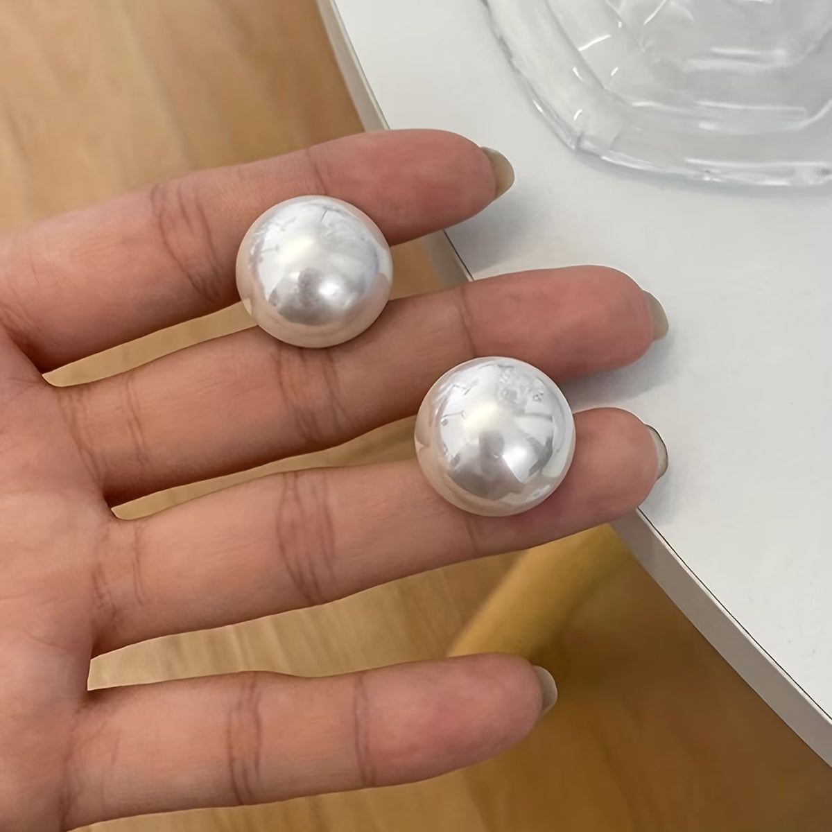 Boucles d'oreilles clous en perles audacieuses