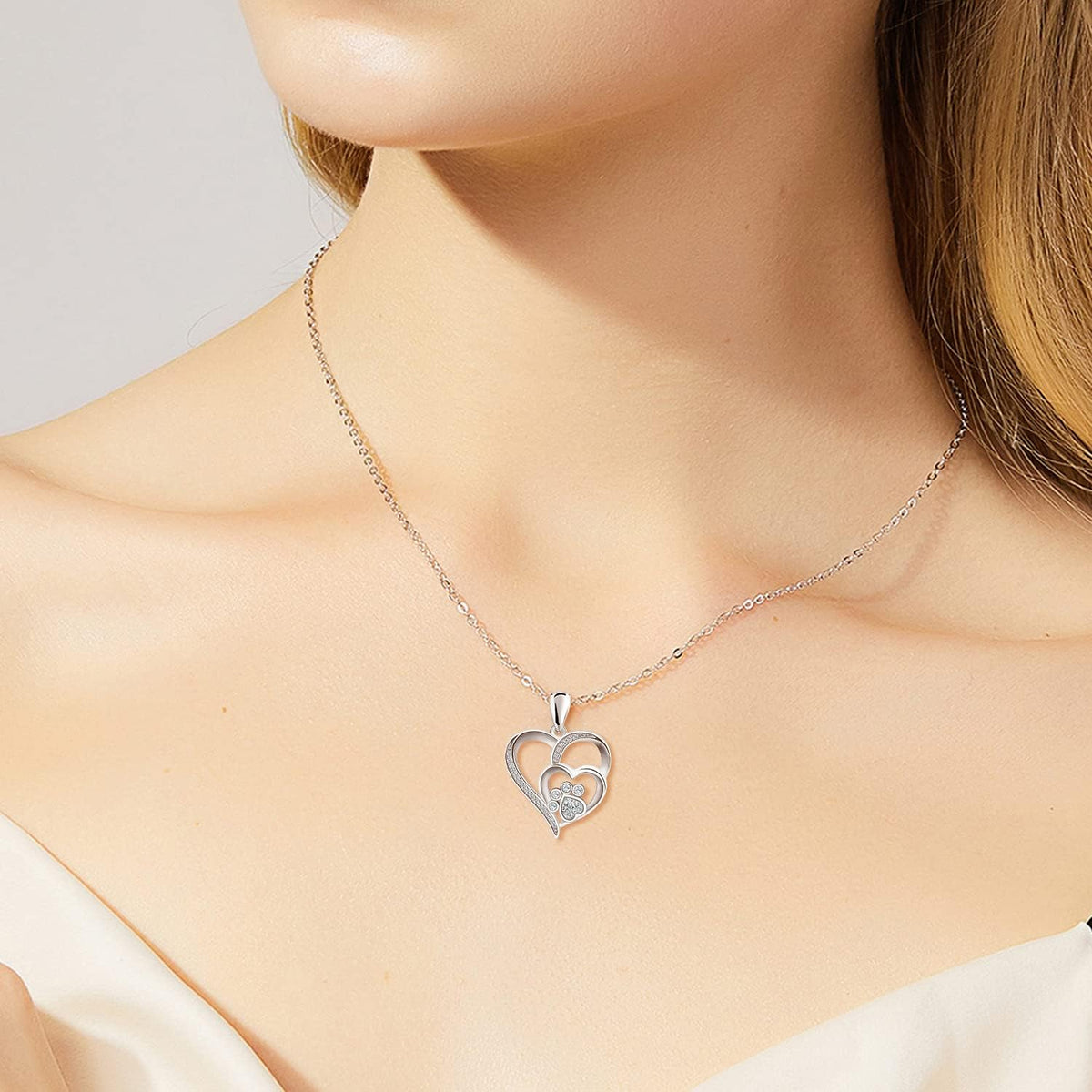 Collier En Argent Serti De Zircone.