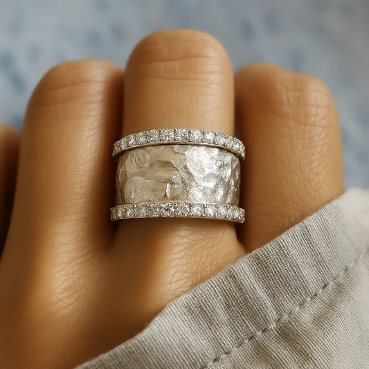 BAGUE EN ZIRCONIUM ARGENTÉ VINTAGE