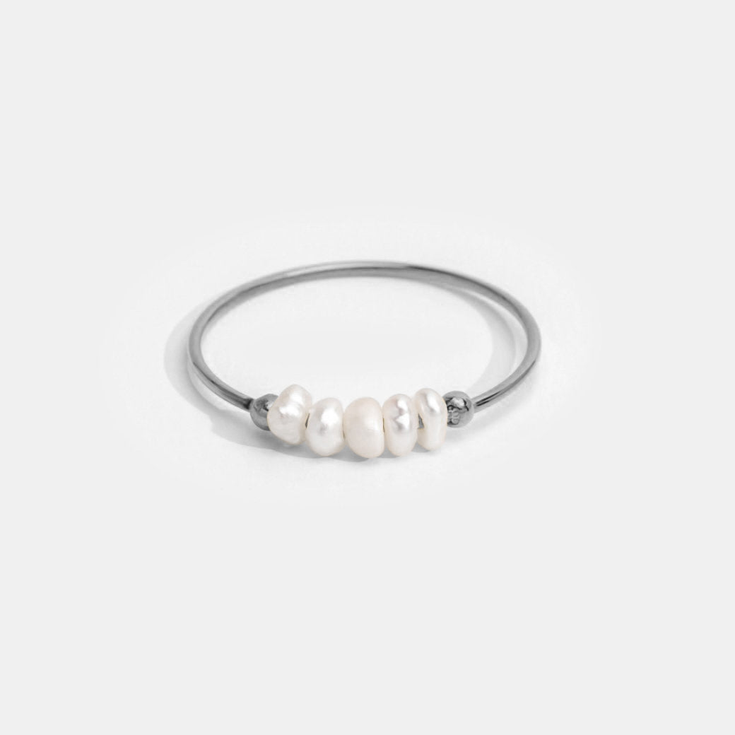 Bague en argent avec perles d'eau douce classiques