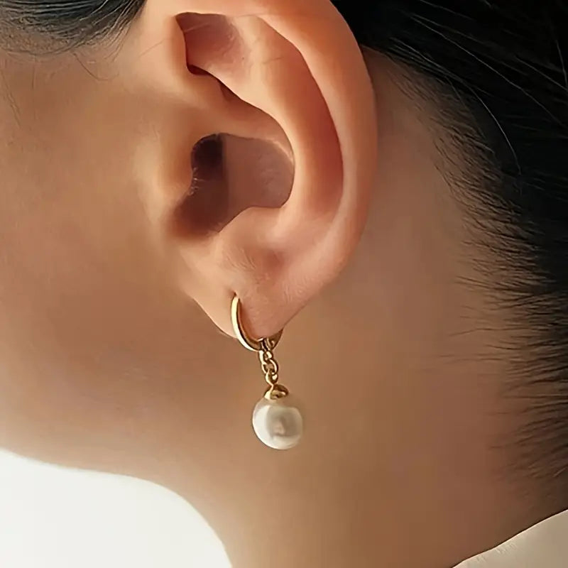 Collier et boucles d'oreilles en perles gracieuses