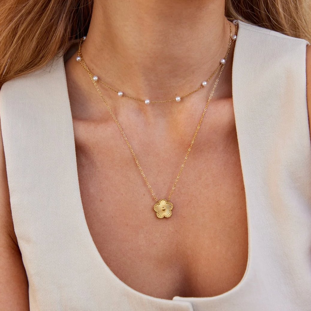 Collier intemporel en or et perles